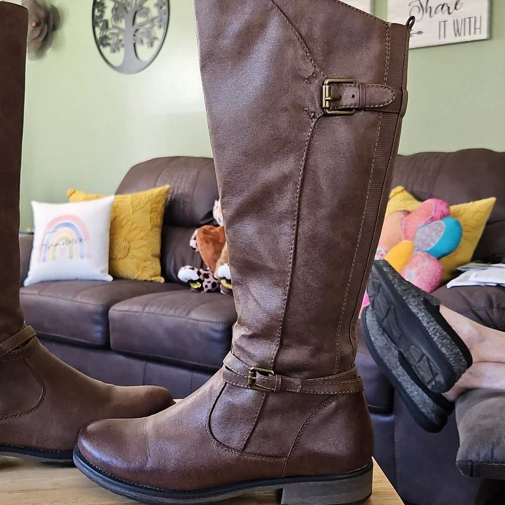 Bare Traps Boots - Picture 5 of 9